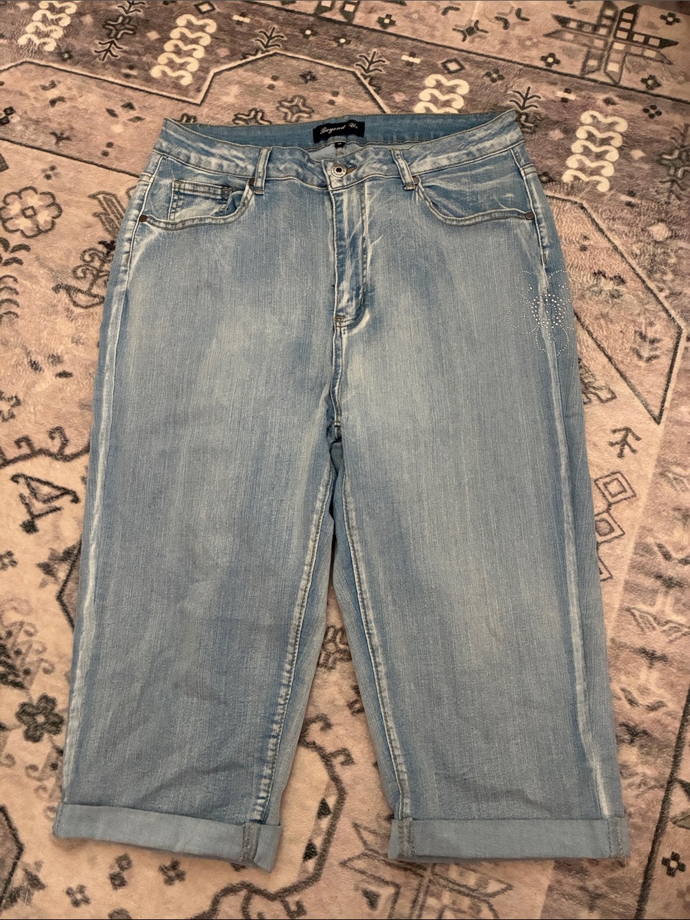 Light Wash Cropped Denim Jeans